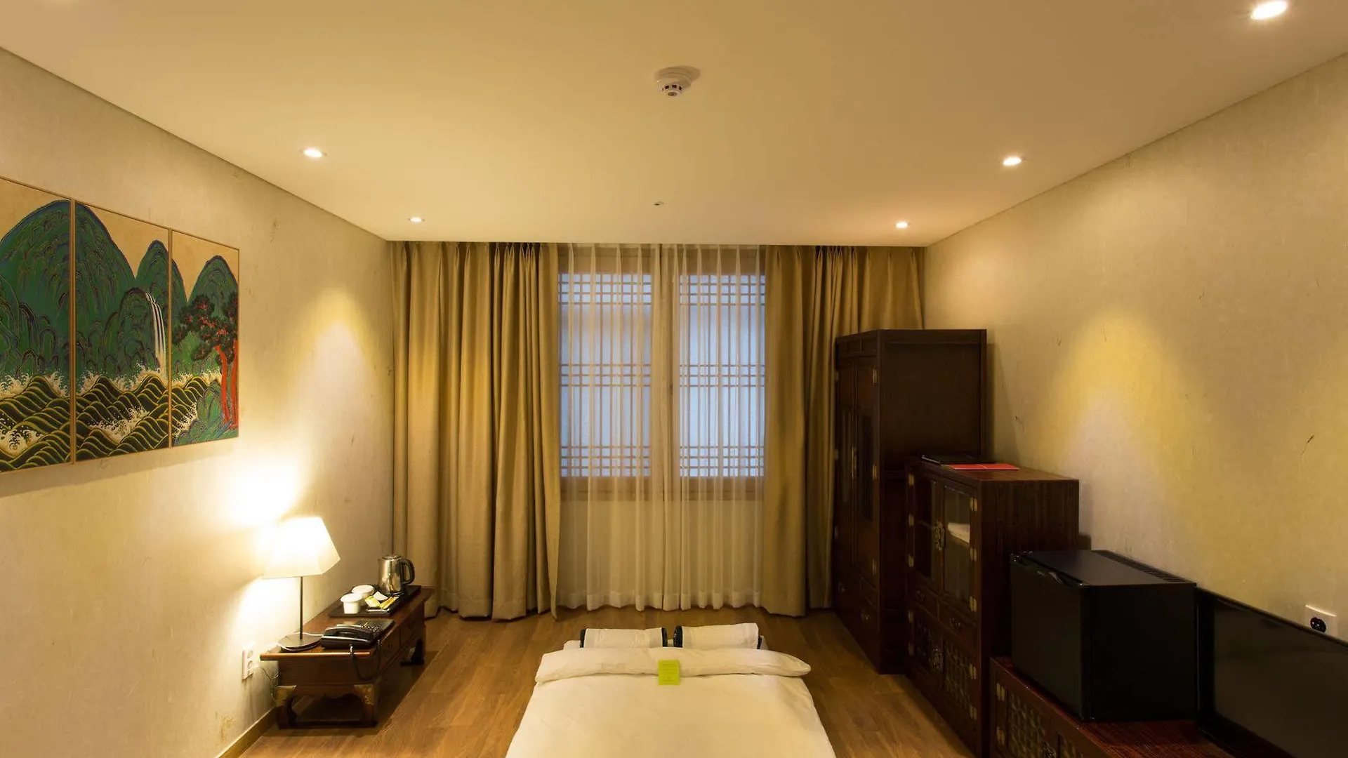 Central Plaza Hotel - Incheon Cityhall 4*,  South Korea