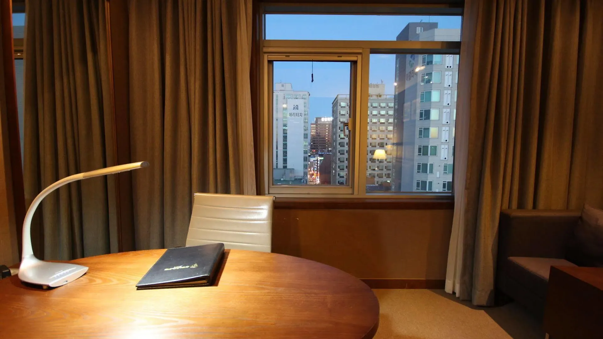 Central Plaza Hotel - Incheon Cityhall 4*,