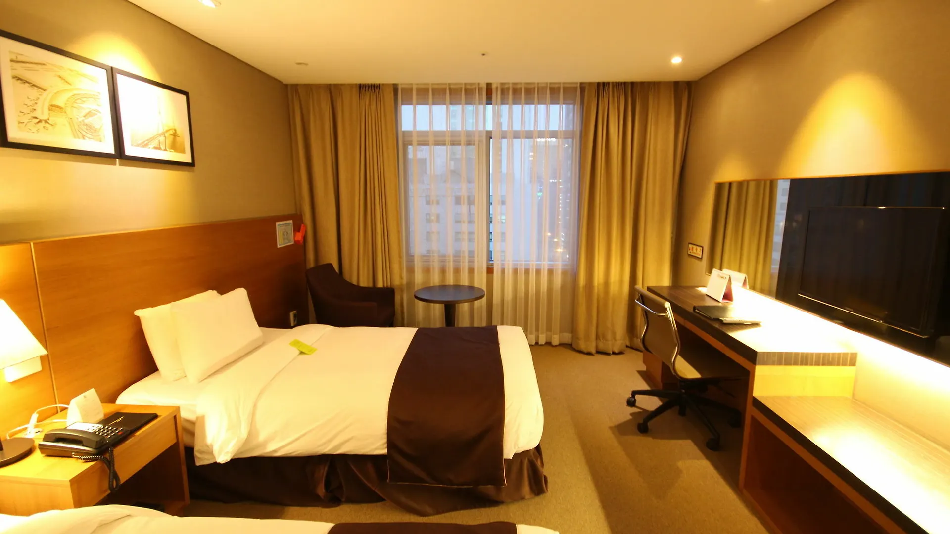 Central Plaza Hotel - Incheon Cityhall 4*,  South Korea